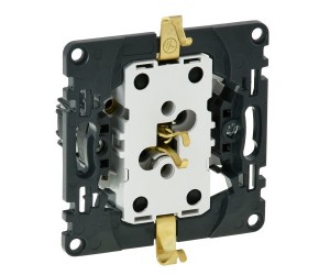 753027 Розетка 2-м безвинт. зажимы с/з
